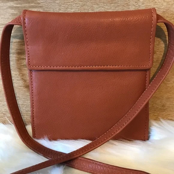 💙 5/$20 Vintage Tusk Small Crossbody Bag/Wallet - Picture 3 of 15